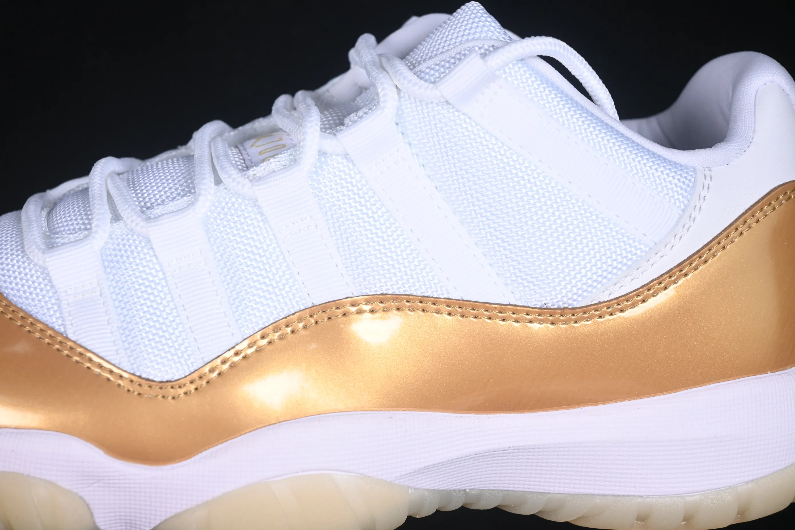 All categories Air Jordan Jordan series basketball shoes Air Jordan 11 Air Jordan 11 Low "Metallic Gold" AJ11 Joe 11 Platinum AH7860-102